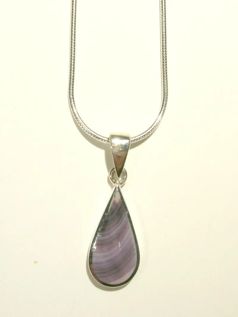 Authentic Wampum Teardrop Necklace – Traditional Coastal Craftsmanship 1