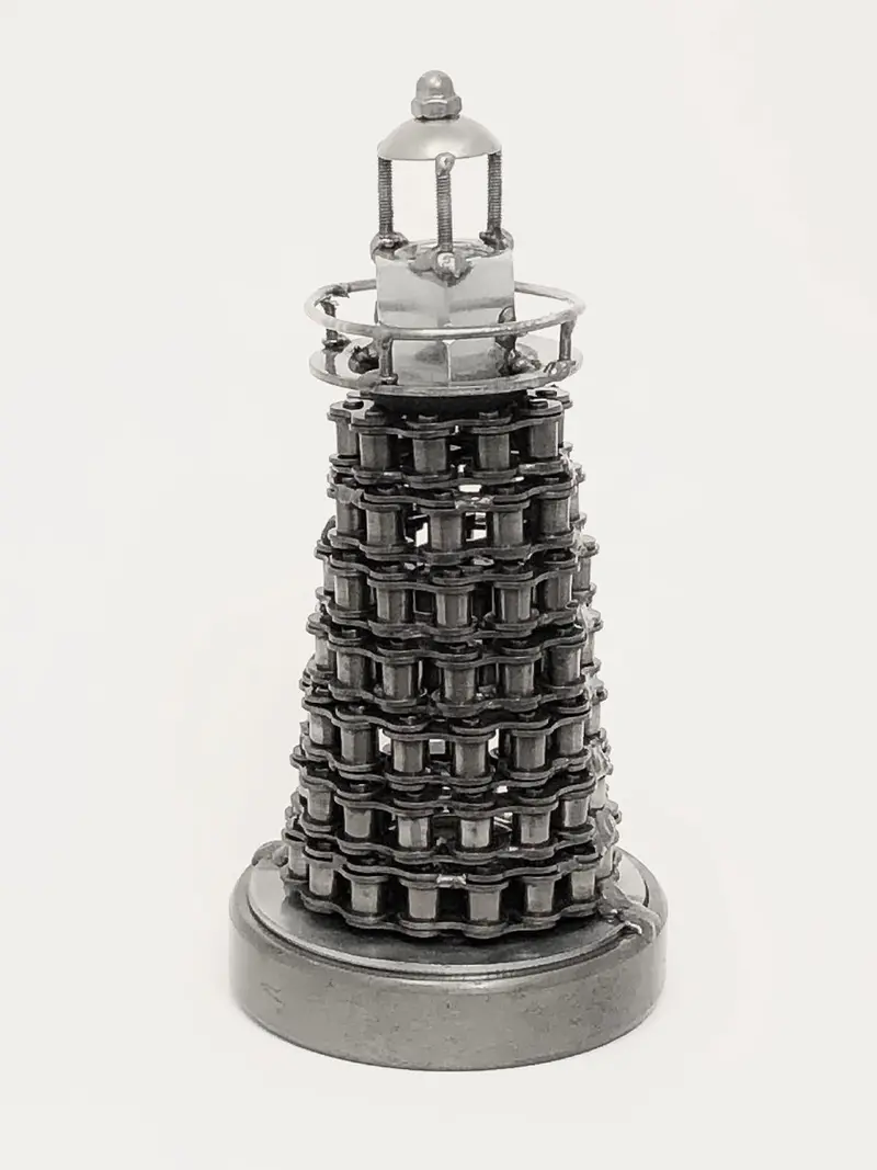 Chain-Link Lighthouse Sculpture Decor 1