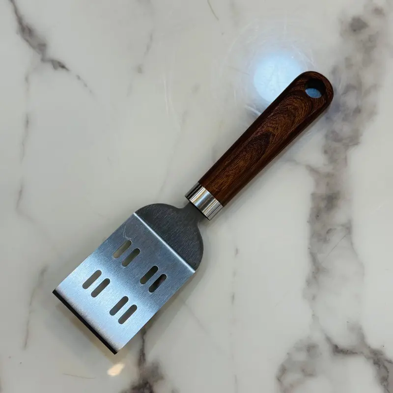 D2-Model Wooden-Handle Cake Lifter 1