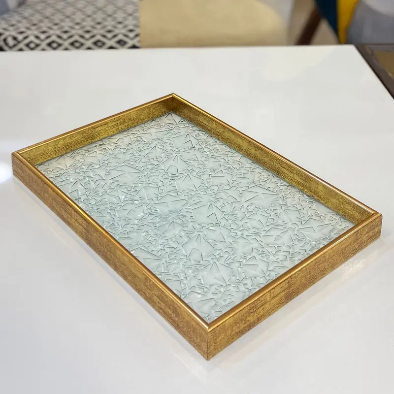 Elegant Golden-Edged Glass Serving Tray – D1 1