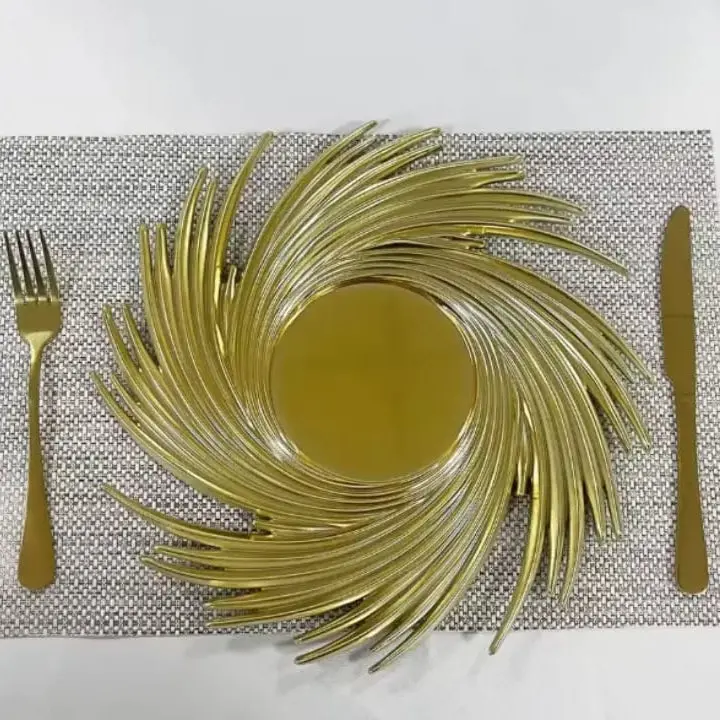 Golden Charger Plate – Sophisticated Design 07 1