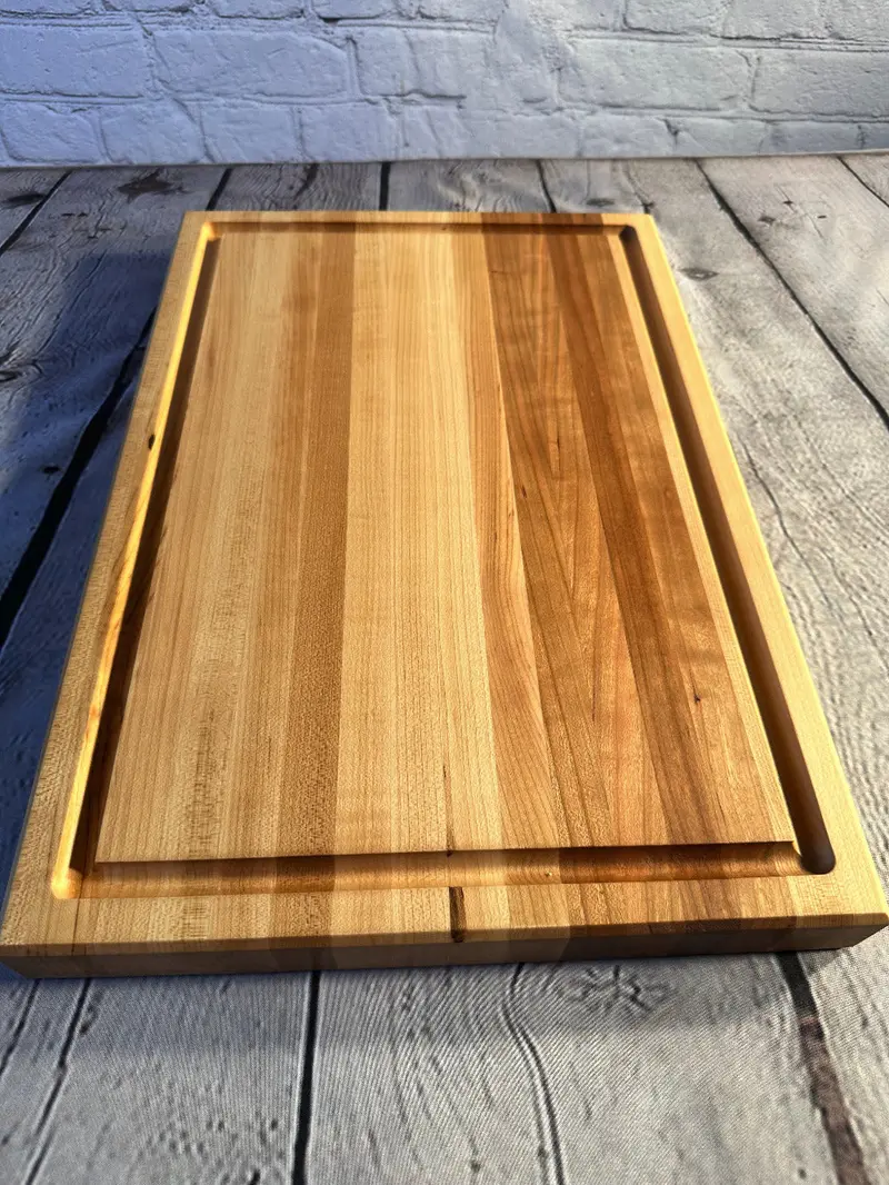 Maple And Cherry Dual-Tone Cutting Board 1