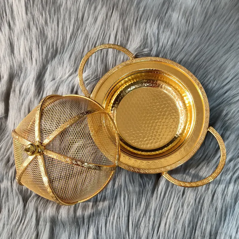 Round Metal Cake Stand – Elegant Display Base 1